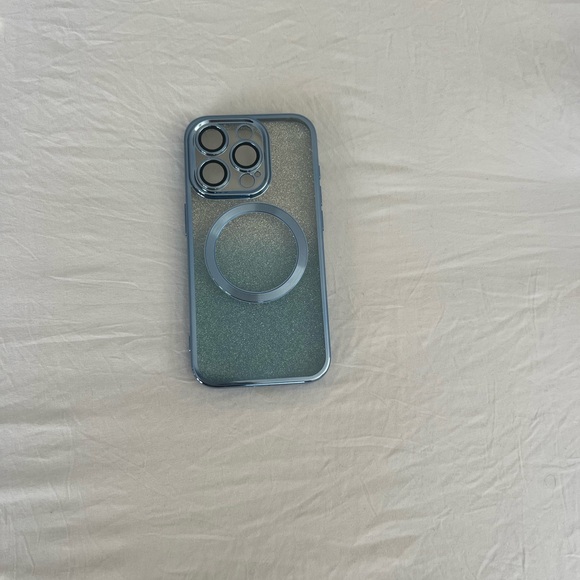 I phone 15 Pro Case Glitter Blue - Picture 3 of 5